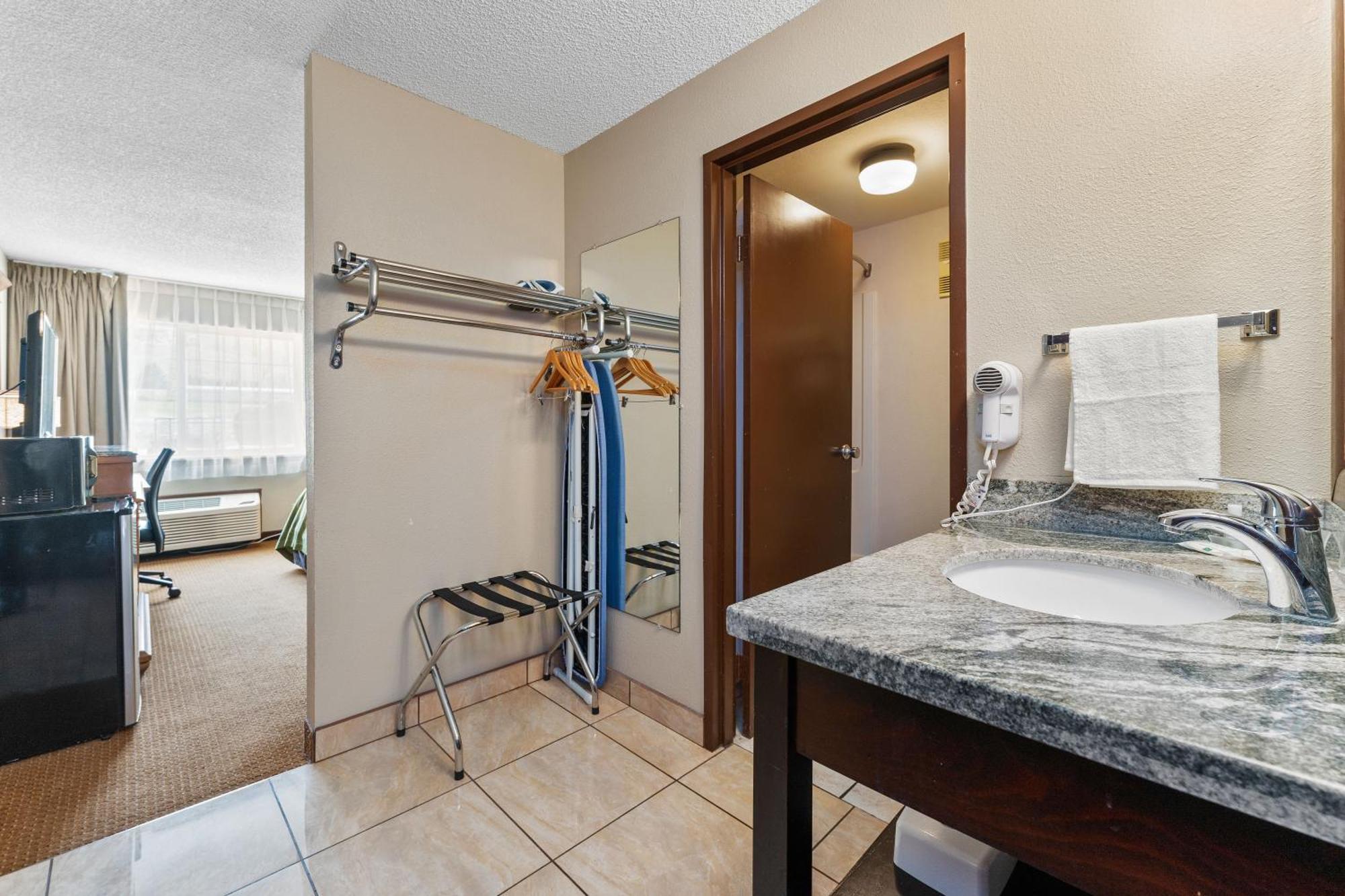 Quality Inn & Suites Okanogan - Omak Bagian luar foto